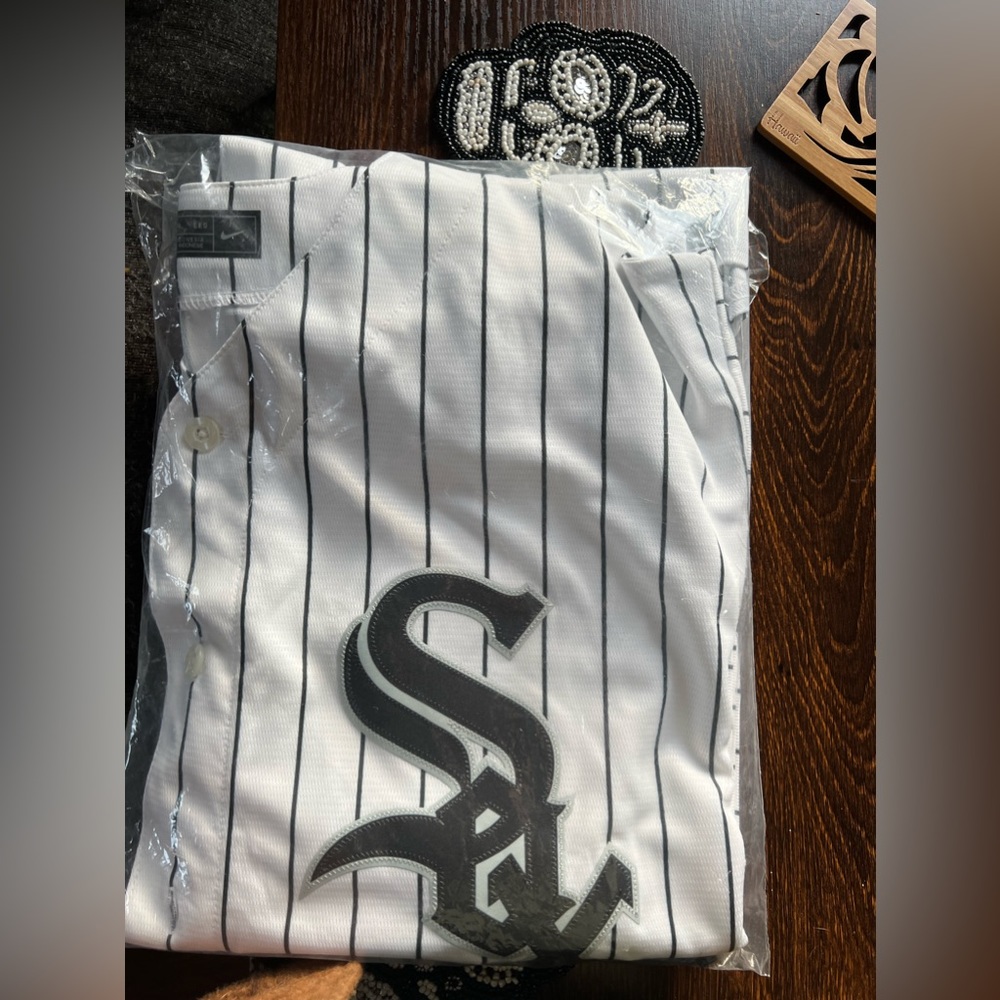 New never worn, Tim Anderson white Sox’s jersey